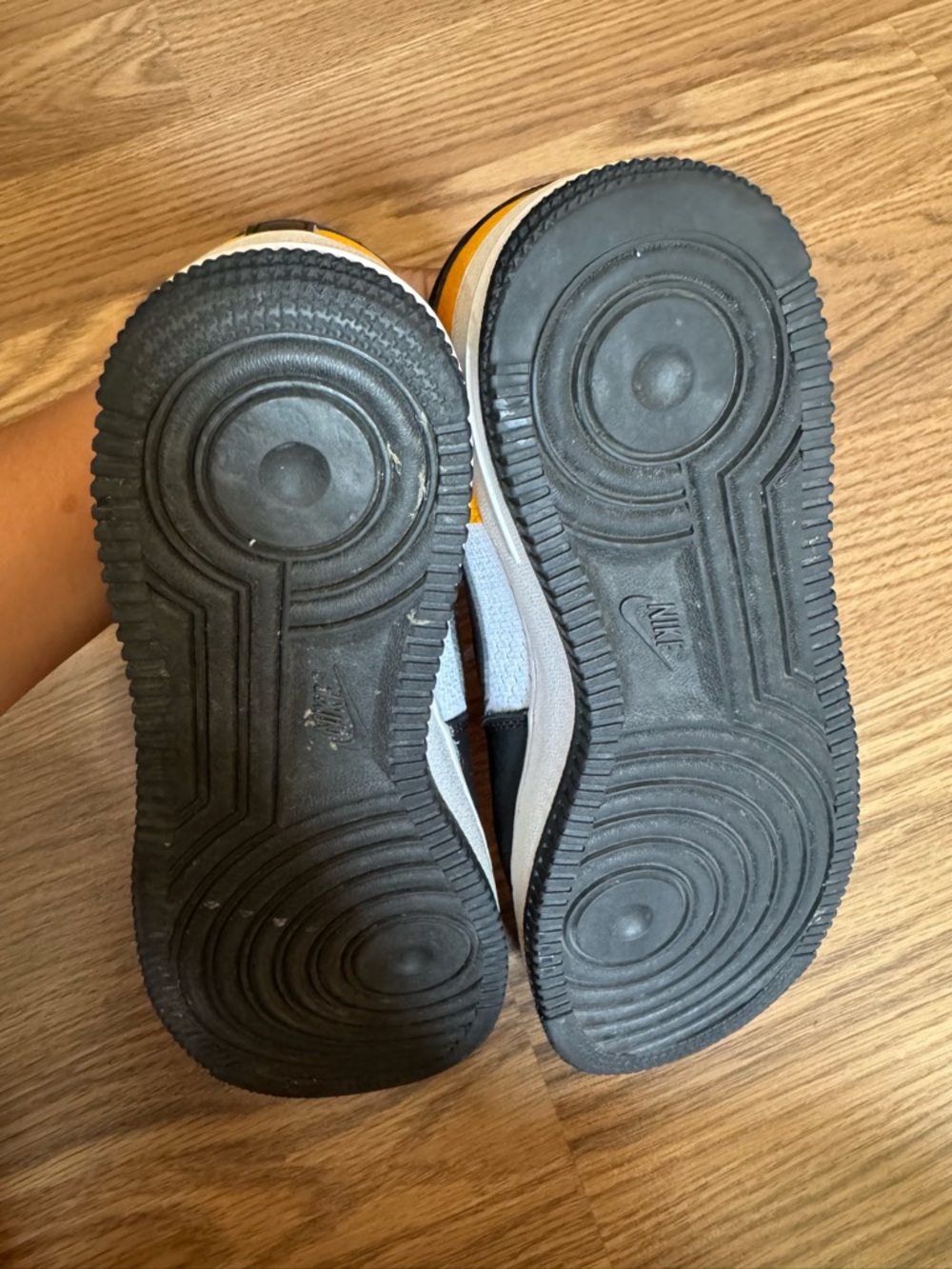 Nike Low-Top Sneakers in Yellow, Black & White - Picture 11 of 16